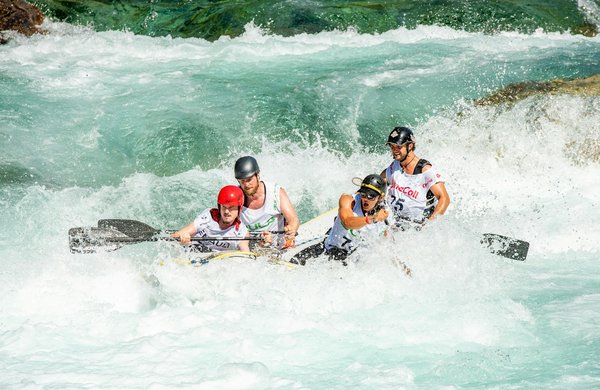 Quels sont les meilleurs endroits pour une expérience de rafting dans les rivières tumultueuses du Costa Rica?